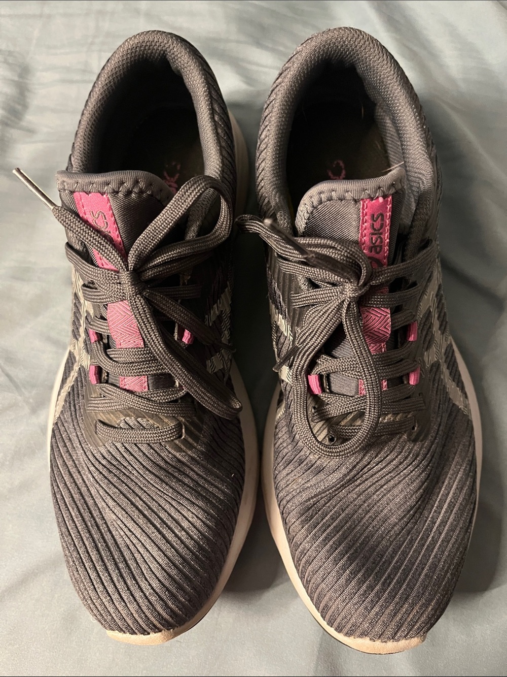 ASICS Size 10 Versablast Women’s Gray with Pink Accent Athletic Sneakers